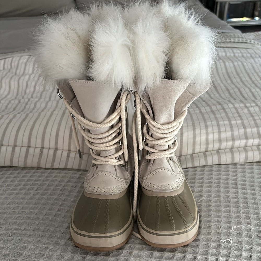 SOREL | Women’s Joan Of Arctic Fawn Winter Boot - Picture 12 of 13